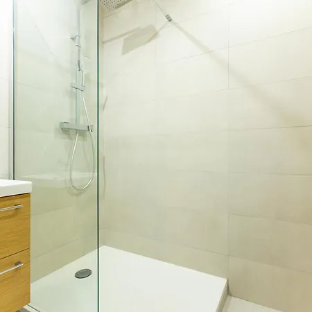 Daire Heart Of - Spacious 3-bedroom Air-conditione *