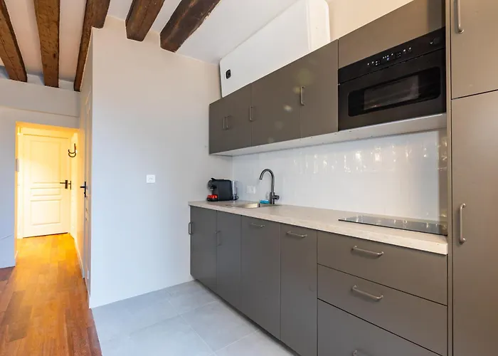 Heart Of - Spacious 3-bedroom Air-conditione Paris