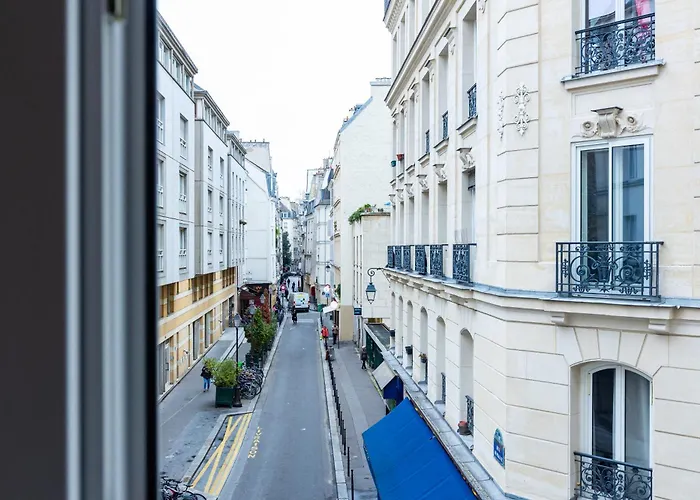 Heart Of - Spacious 3-bedroom Air-conditione Paris